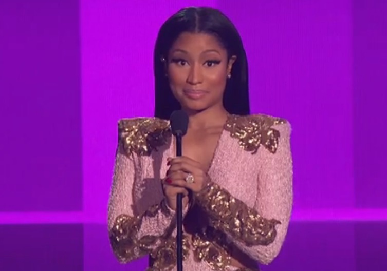 Nicki Minaj presenting at 2015 AMA's