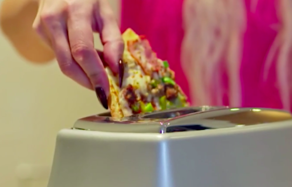 married at first sight pizza toaster lizzie