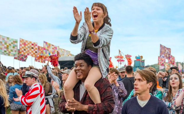 tinder to trial festival mode at splendour in the grass